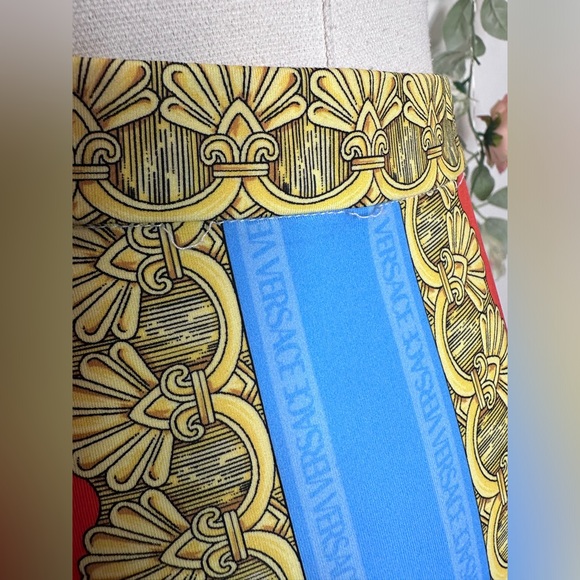 Versace Heritage Print Ankle Crop Leggings - Picture 11 of 16